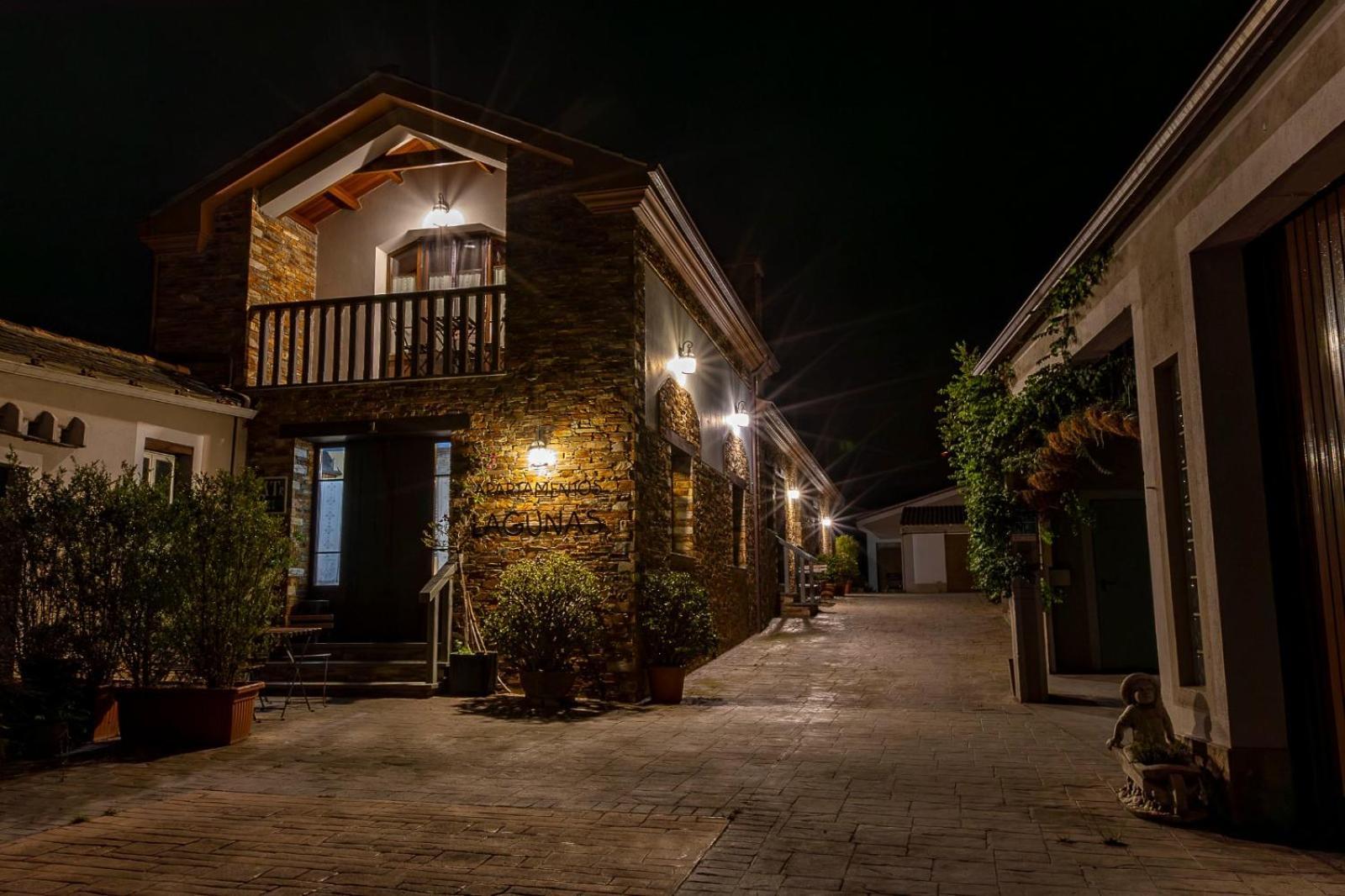 Apartamentos Lagunas Castropol Ngoại thất bức ảnh